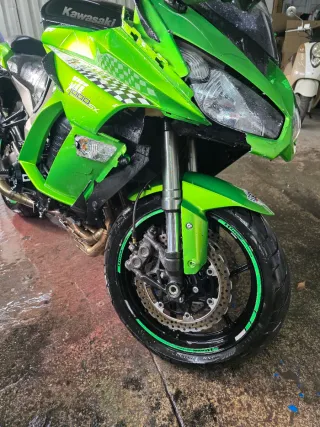 Kawasaki Z1000SX Verde Negra