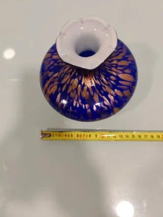 Jarrón de cristal soplado azul y dorado