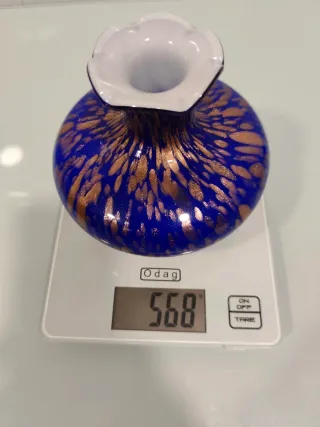 Jarrón de cristal soplado azul y dorado