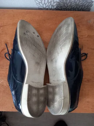 Zapatos azules de charol