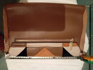 Bolso de hombro con asa en perfectas condiciones