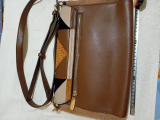 Bolso de hombro con asa en perfectas condiciones