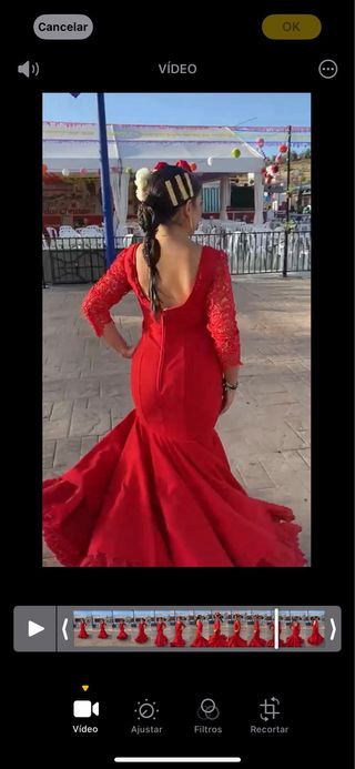 Traje de flamenca rojo con volantes