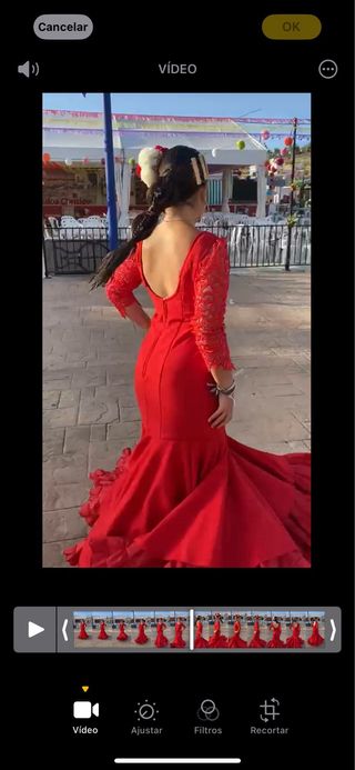 Traje de flamenca rojo con volantes