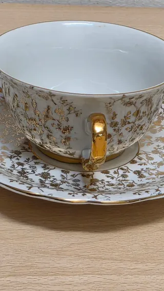 Set 2 tazze da tè vintage oro e bianco