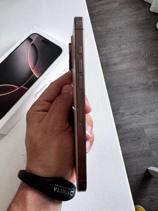 iPhone 16 Pro Max 256GB Desert Titanio