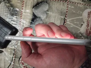 iPhone 8 Plata Como Nuevo con cargador