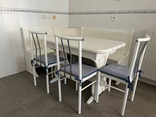 Banco de esquina blanco, mesa y sillas para cocina