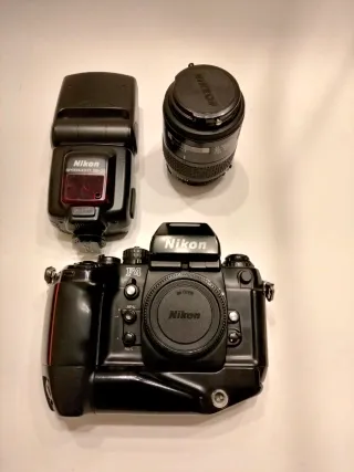 Nikon F4s + Nikkor AF 35-105mm + Speedlight SB-25