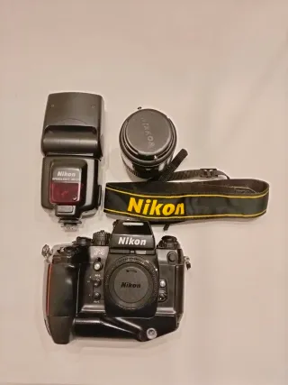 Nikon F4s + Nikkor AF 35-105mm + Speedlight SB-25