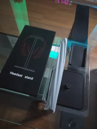 Soporte auriculares cascos color negro Nuevo