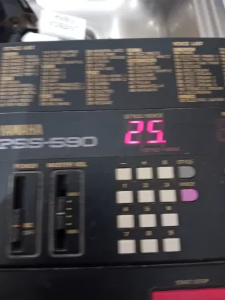 Teclado , piano, sintetizador, YAMAHA PSS-590