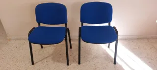 2 Sillas de oficina azules 15€ unidad