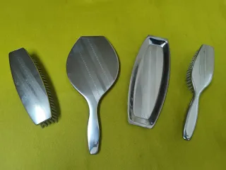 Juego tocador antiguo ,de metal plateado