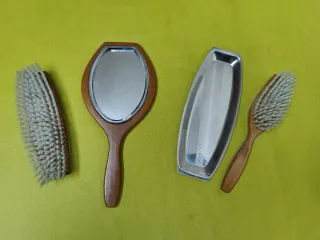 Juego tocador antiguo ,de metal plateado