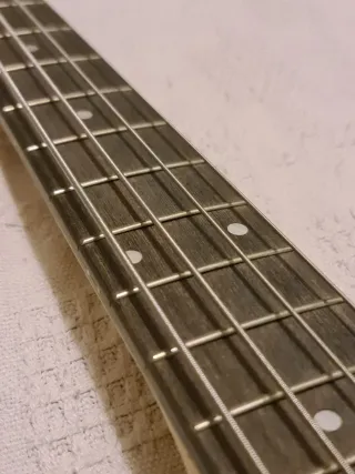 Bajo Rockjam 4 cuerdas 2 pastillas