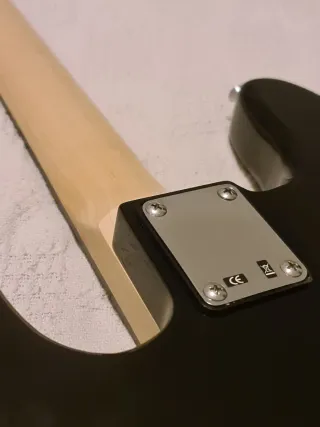 Bajo Rockjam 4 cuerdas 2 pastillas