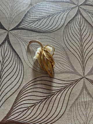 Spilla vintage metallo dorato con fiori