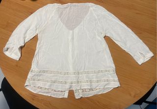 Blusa blanca talla L con encaje