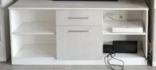 Mueble TV blanco y gris