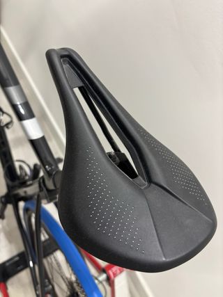 Bici carretera Cannondale negra