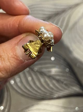 Orecchini metallo  dorato con perle