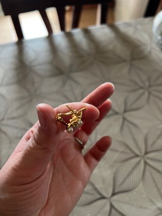 Orecchini metallo  dorato con perle