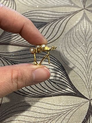 Orecchini metallo  dorato con perle