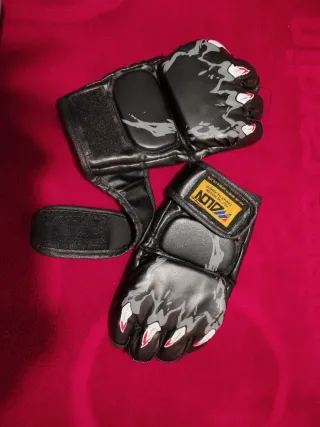 Guantes de boxeo ALON con diseño de garras