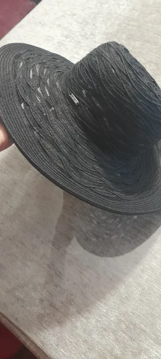 Pamela elegante negra