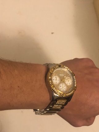 Reloj Guess Dorado y Plateado