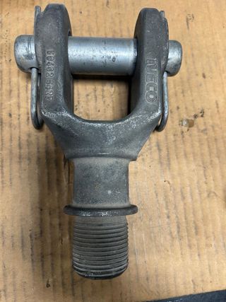 Gancho remolque camión IVECO