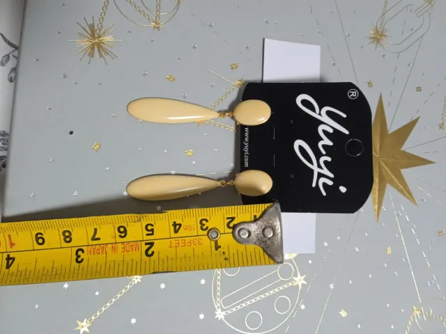 Pendientes Yuyi Beige y Dorados