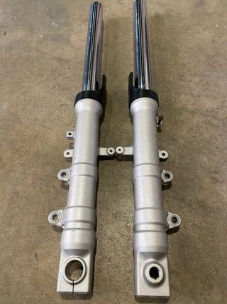 Yamaha FZ6 Tapa Lateral Izquierda,horquilla, pata