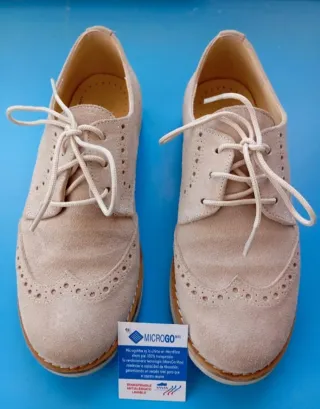 Zapatos niño afelpados beige troquelados T33