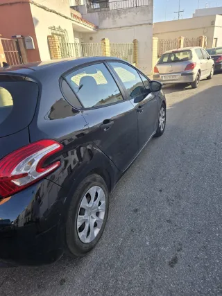 Peugeot 208 2014