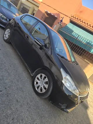 Peugeot 208 2014
