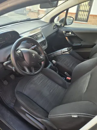 Peugeot 208 2014