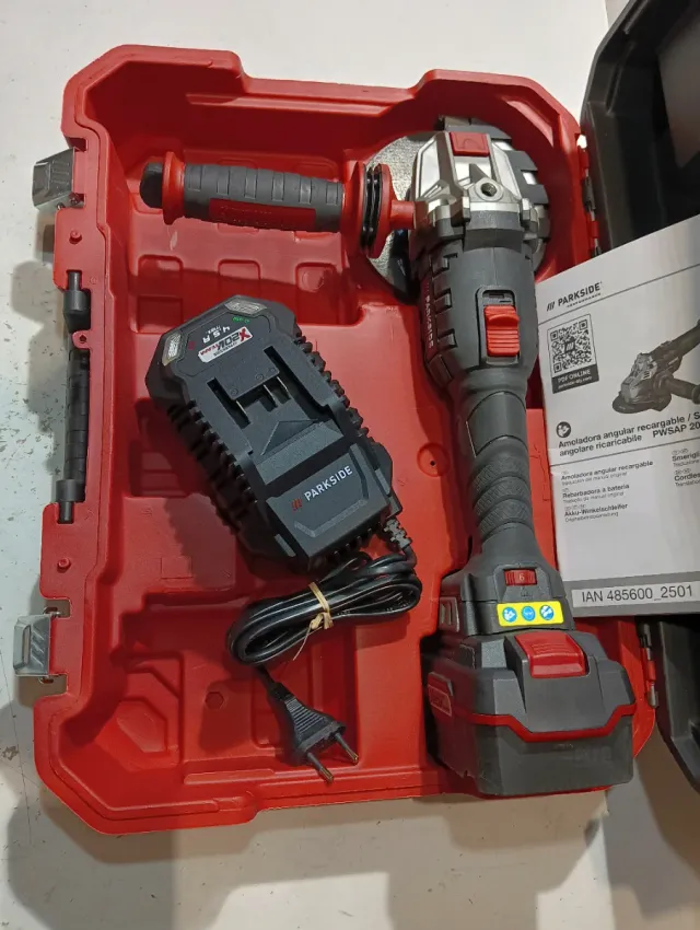 Amoladora Parkside Performance 20V con Batería