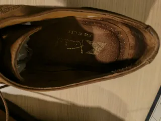 Zapatos Kindal Ante Marrones