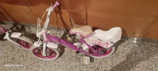 Bicicletas Niña Moradas con Ruedines