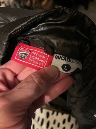 Plumífero sintético de viaje Ducati Corse.