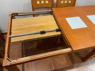 Mesa de comedor extensible madera y cristal