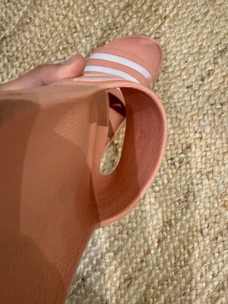 Chanclas Adidas rosas y blancas