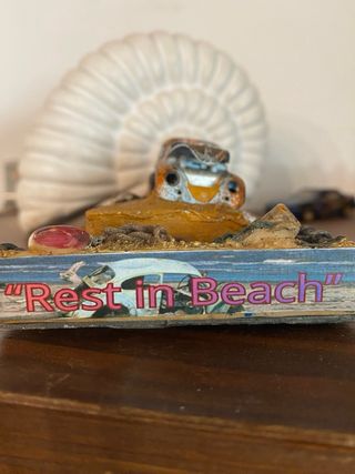 Diorama Rest in Beach Beetle Majorette