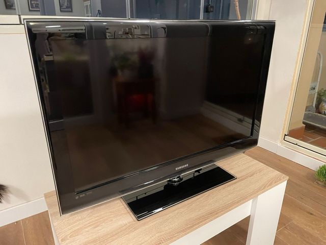 TV Samsung 40" con Amazon Fire TV y mando