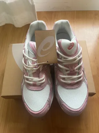 Zapatillas Asics Rosa y Blanco