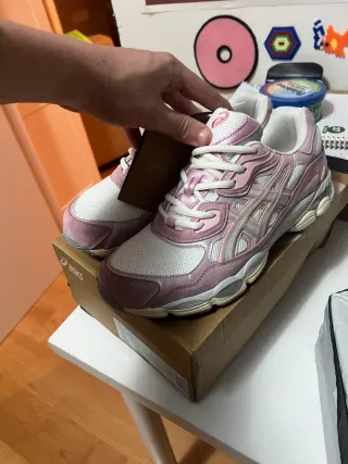 Zapatillas Asics Rosa y Blanco