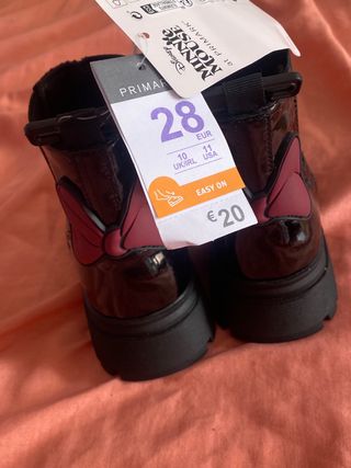 Botas Nina Primark nuevo con etiqueta  talla 28