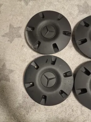 Tapacubos Mercedes Sprinter (4 unidades)